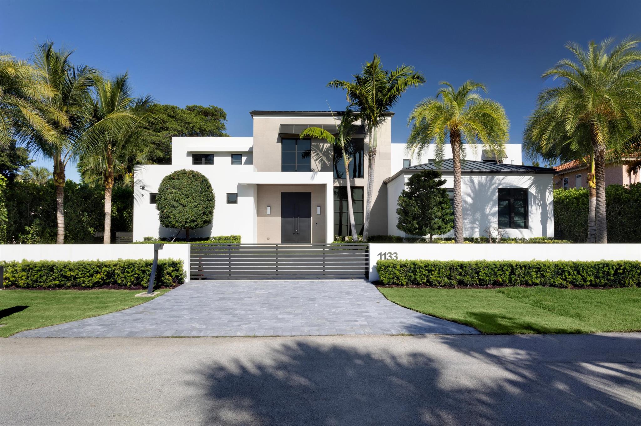 1133 Cocoanut Road