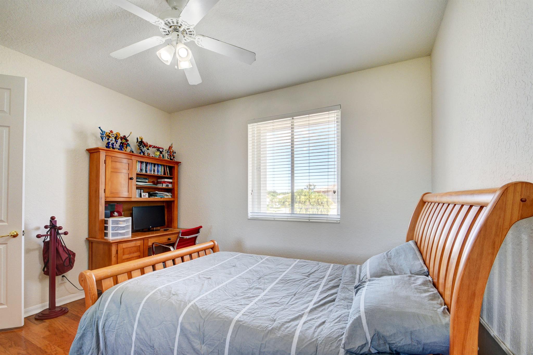 ISLES AT WELLINGTON 2 - Residential Lease