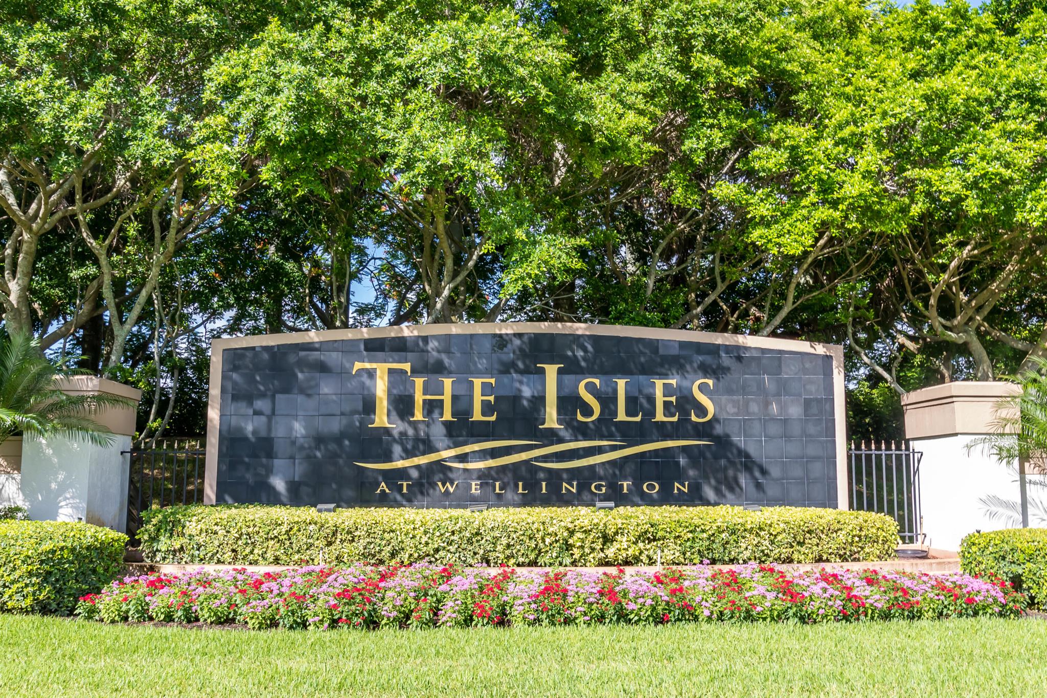 ISLES AT WELLINGTON 2 - Residential Lease