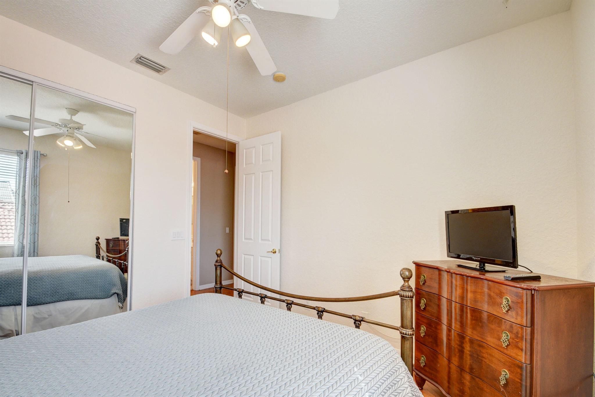 ISLES AT WELLINGTON 2 - Residential Lease