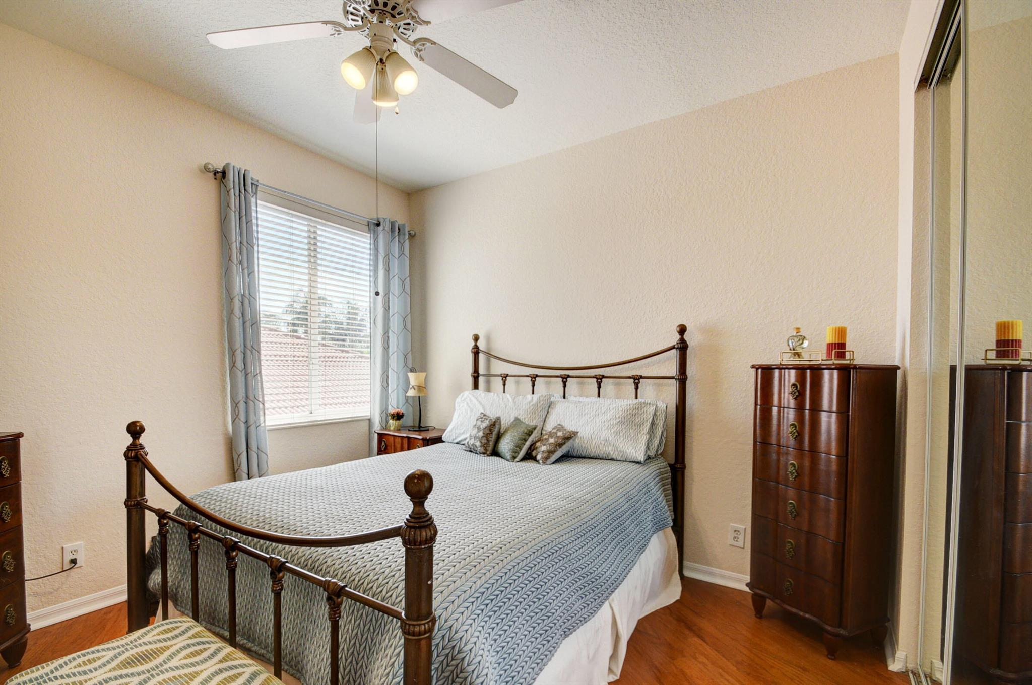 ISLES AT WELLINGTON 2 - Residential Lease