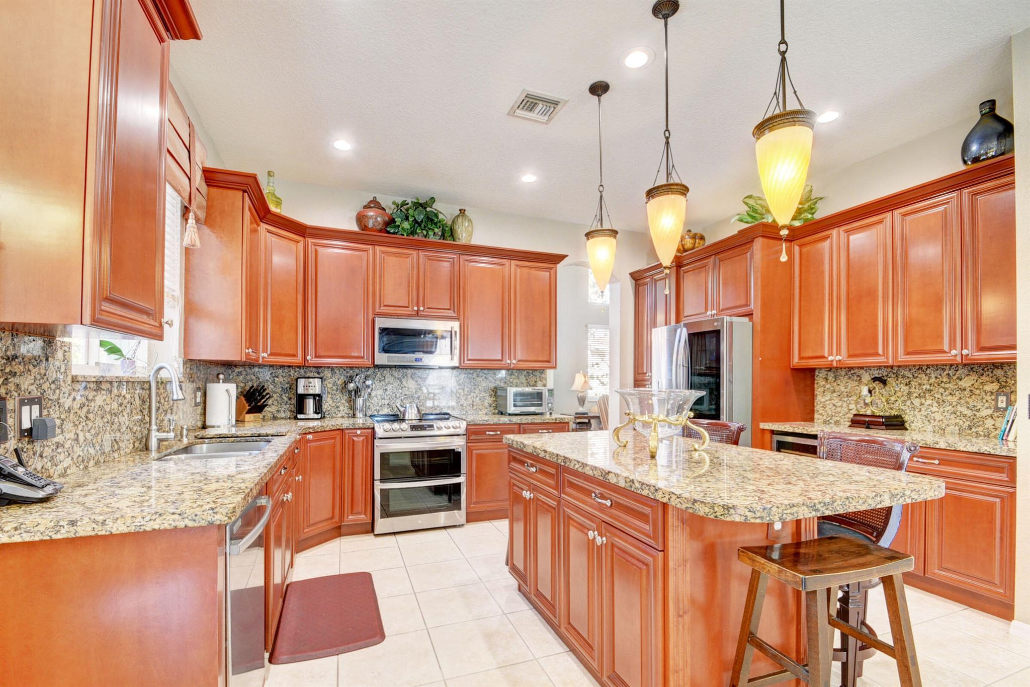 ISLES AT WELLINGTON 2 - Residential Lease