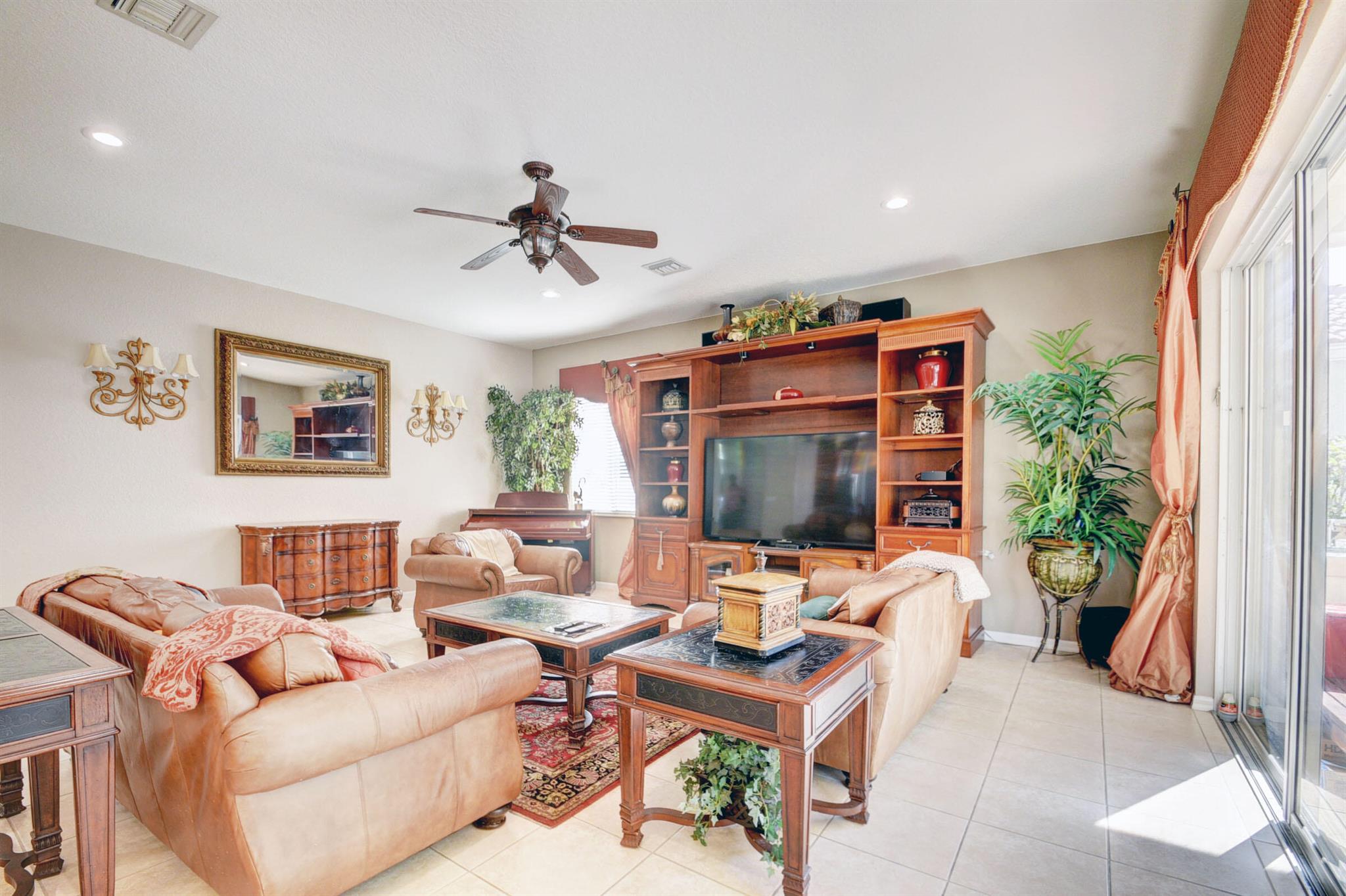 ISLES AT WELLINGTON 2 - Residential Lease