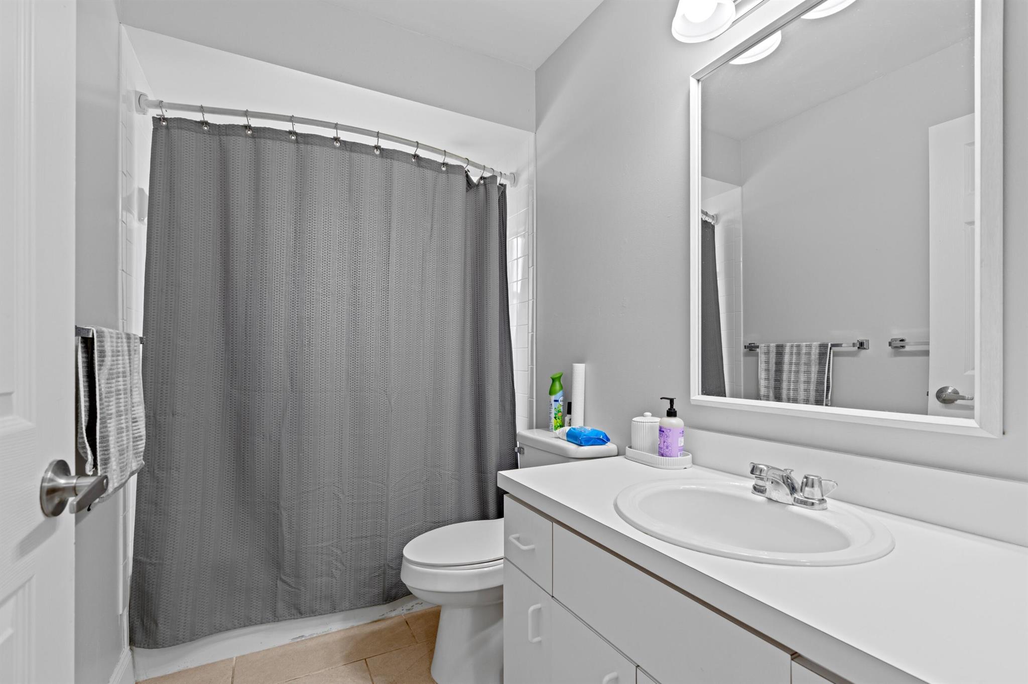 VILLAGES OF WOODLAKE 4 - Residential