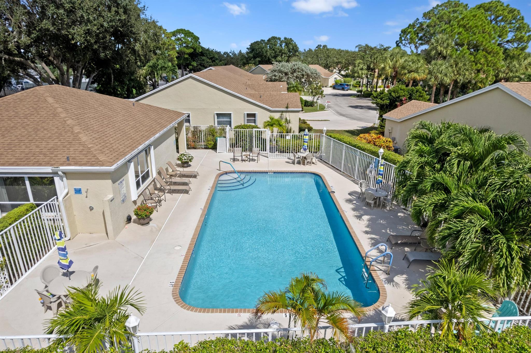 VILLAGES OF WOODLAKE 4 - Residential