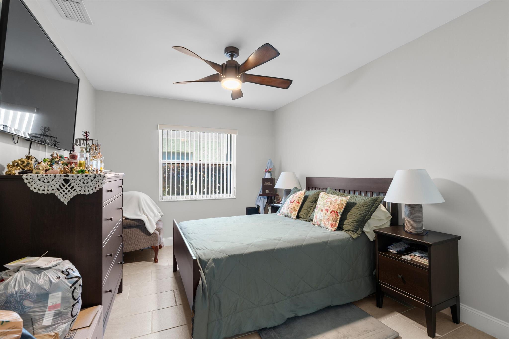 VILLAGES OF WOODLAKE 4 - Residential