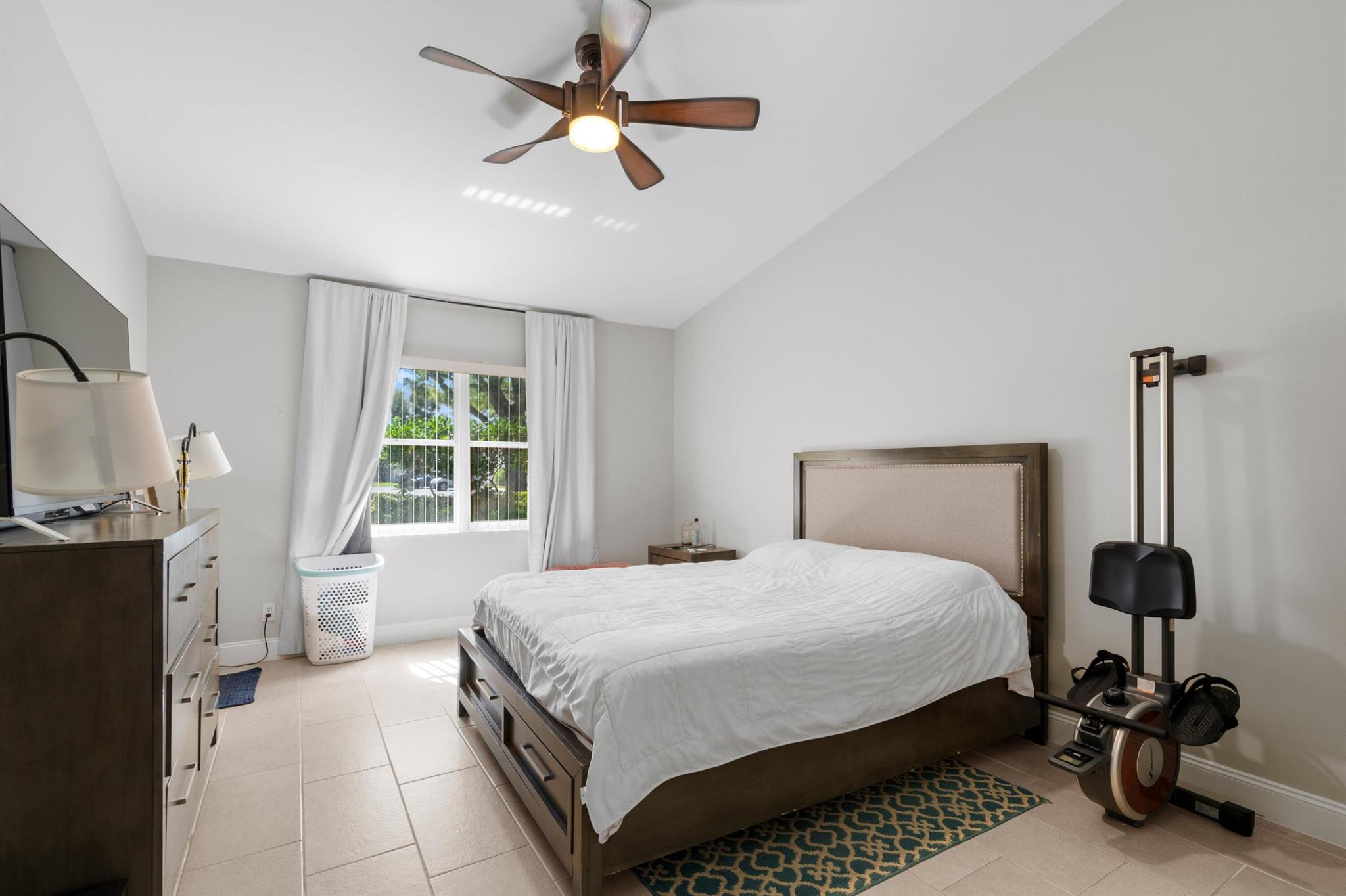 VILLAGES OF WOODLAKE 4 - Residential