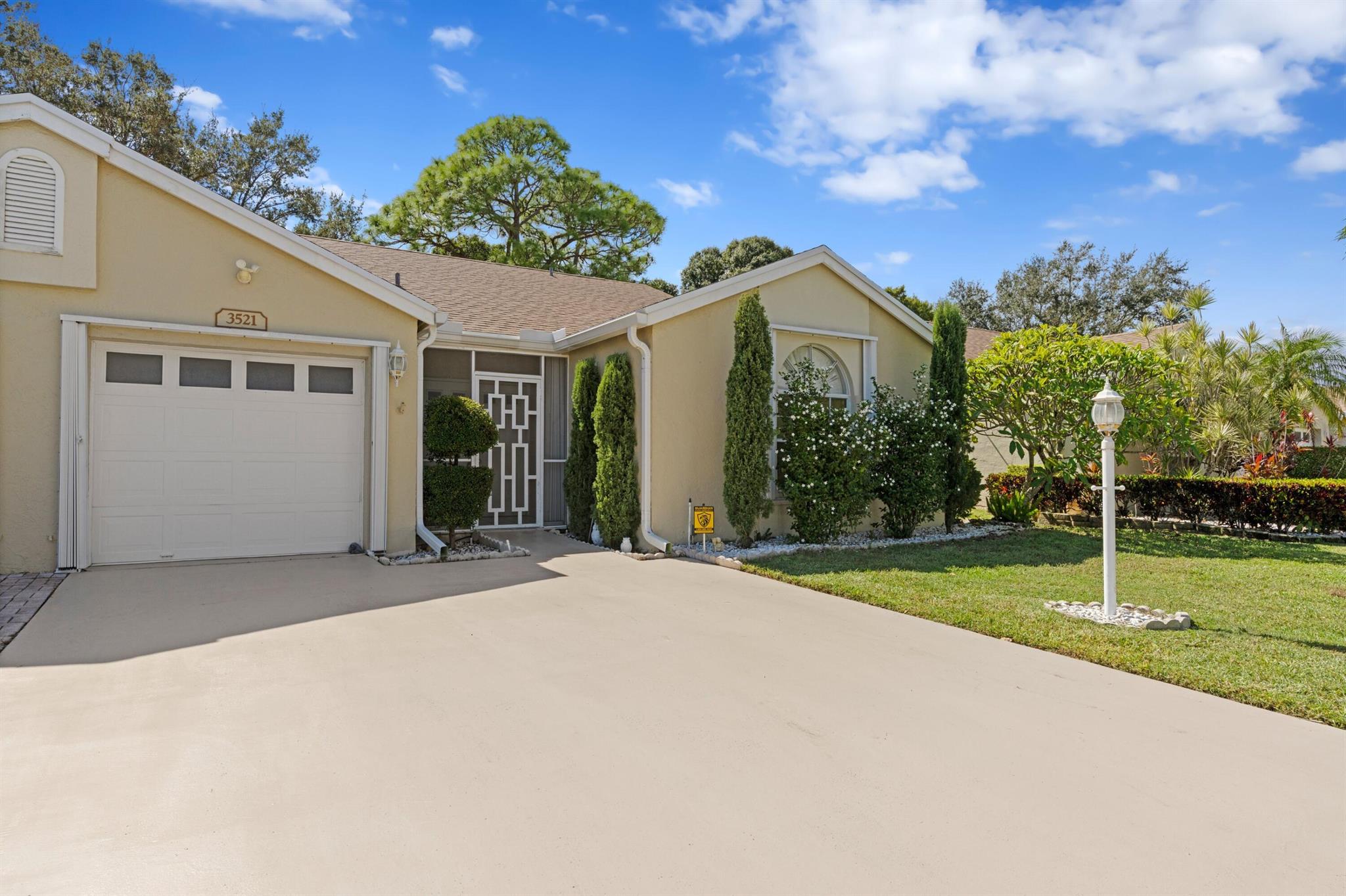 VILLAGES OF WOODLAKE 4 - Residential