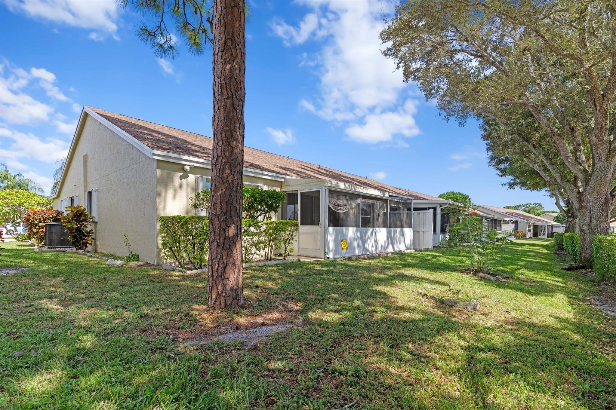 VILLAGES OF WOODLAKE 4 - Residential