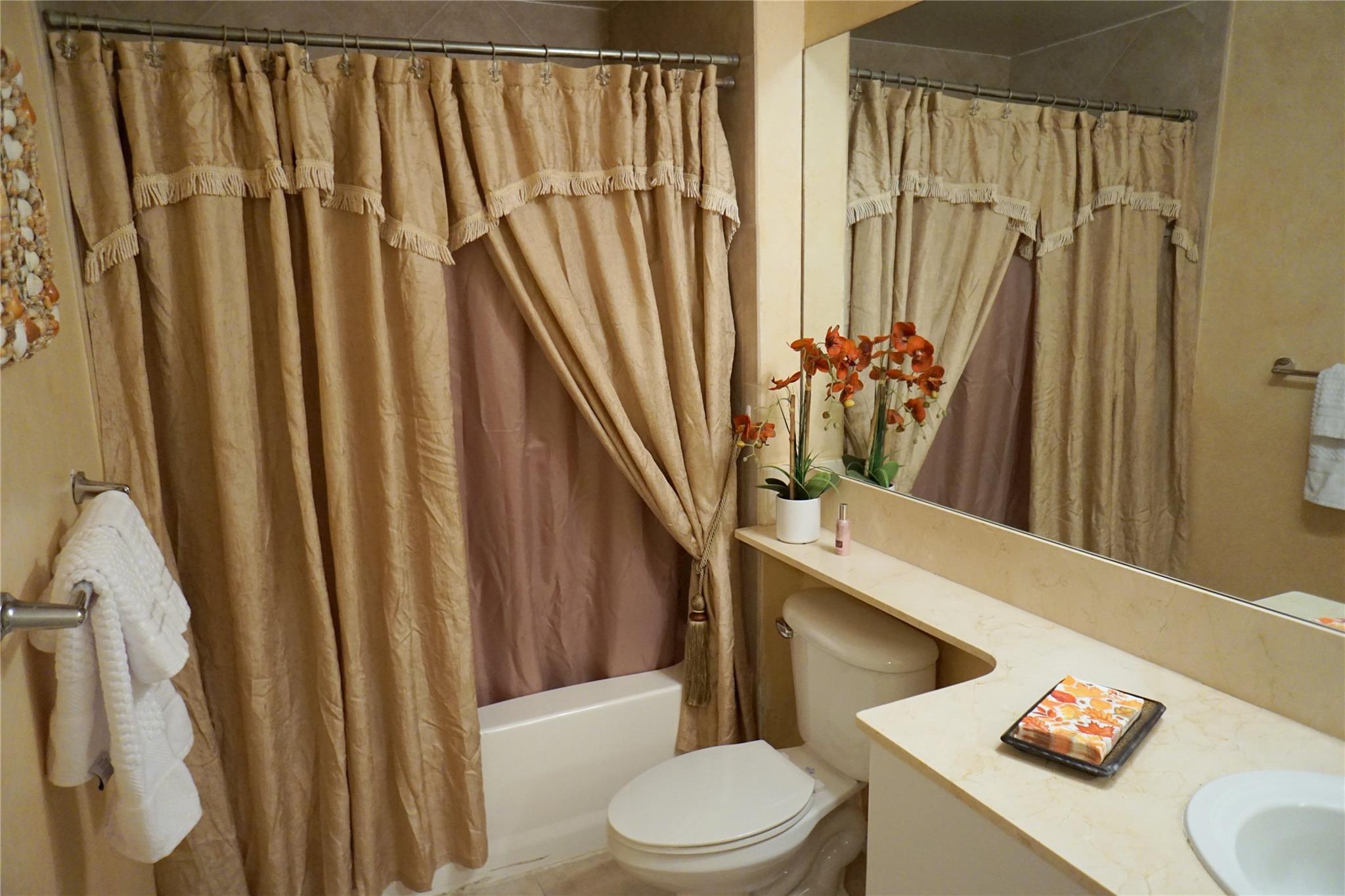 Boca Grand Condo Comm - Residential Lease