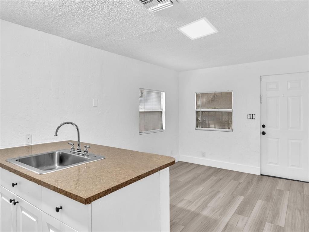 Scotts Park First Add 23- - Residential Lease