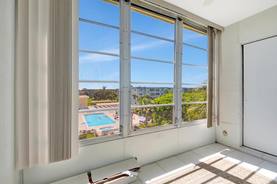 Village Royale on the Green - Residential