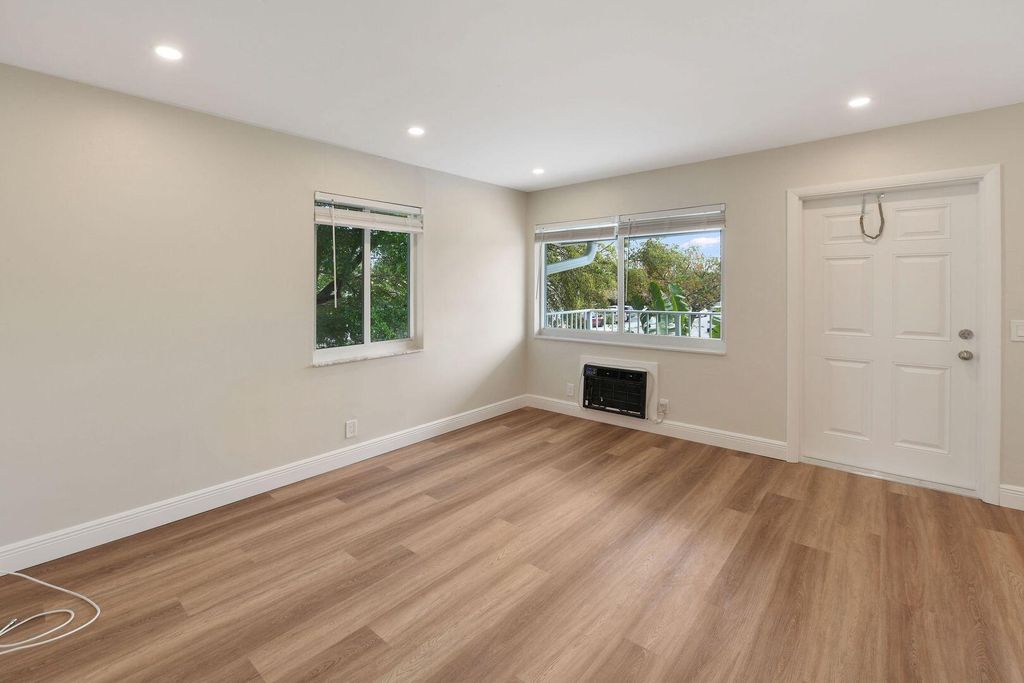 Photo of 901 N F Street #15, Lake Worth Beach, FL 33460 (MLS # R11139477)