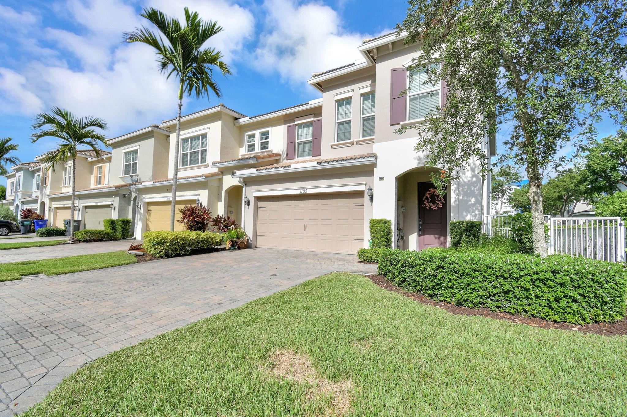 1105 Banyan Dr