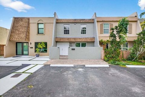 7506 NW 75th Street Tamarac FL 33321