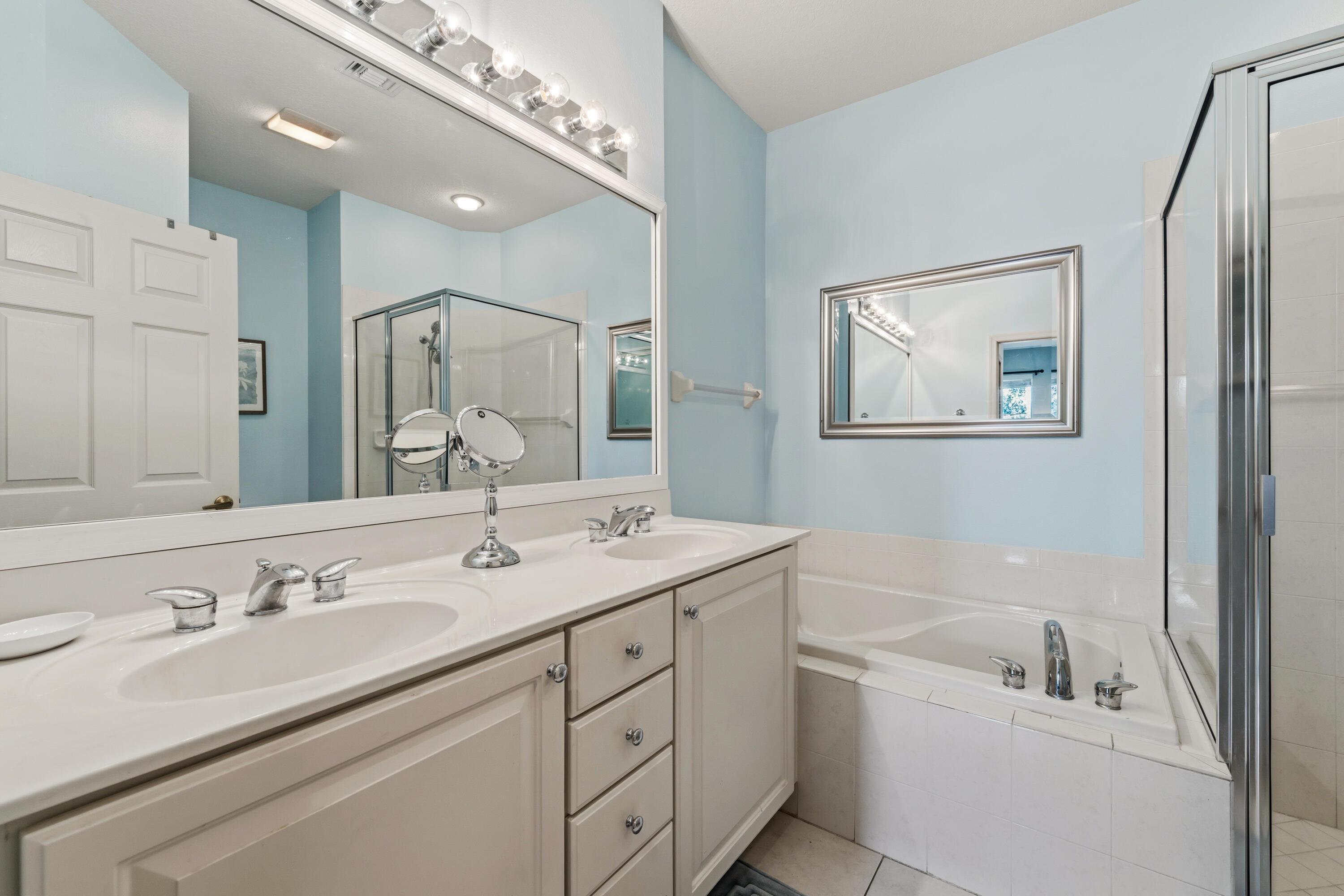 CASTLE PINES - Residential