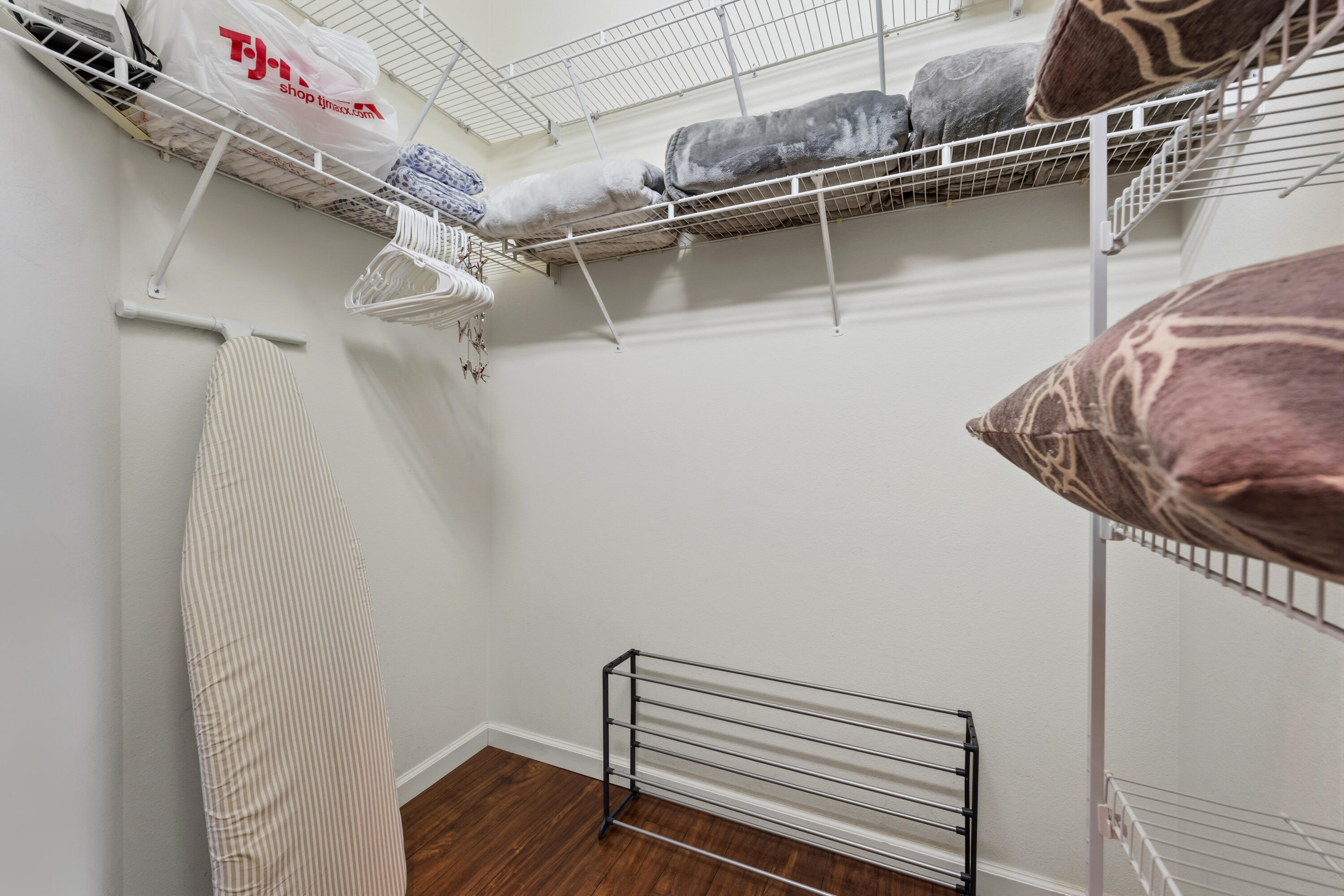 CASTLE PINES - Residential