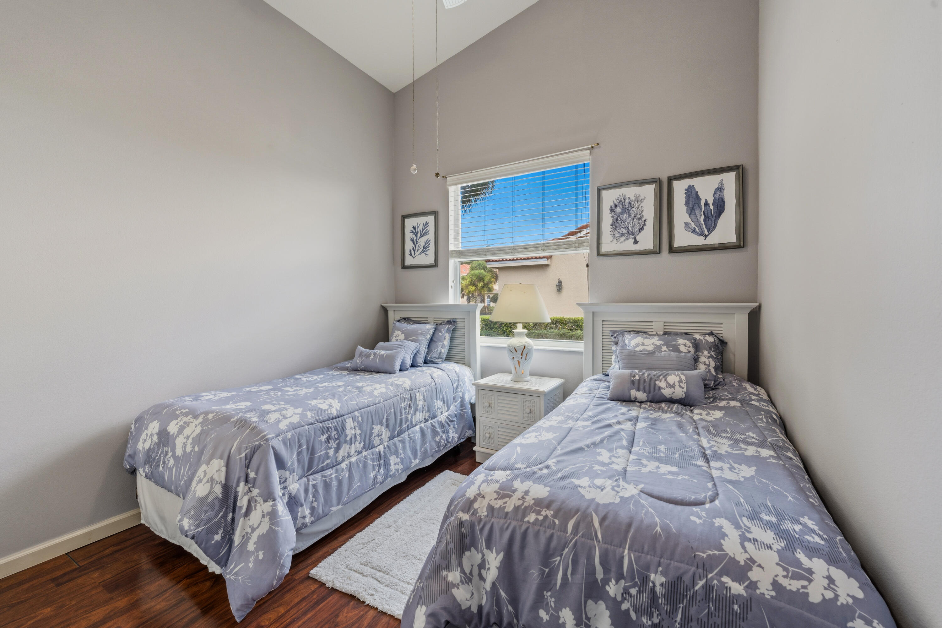 CASTLE PINES - Residential