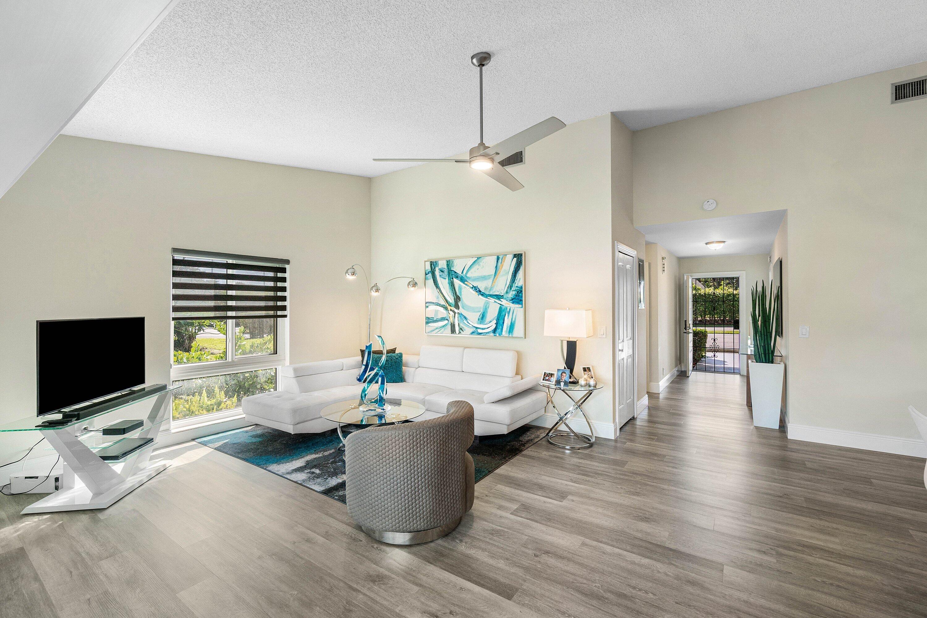 732 Lago Road