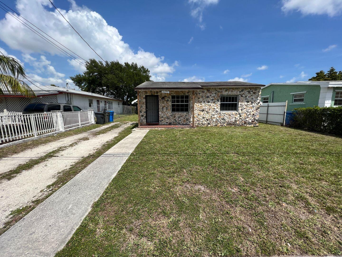 CARVER RANCHES - Residential Lease