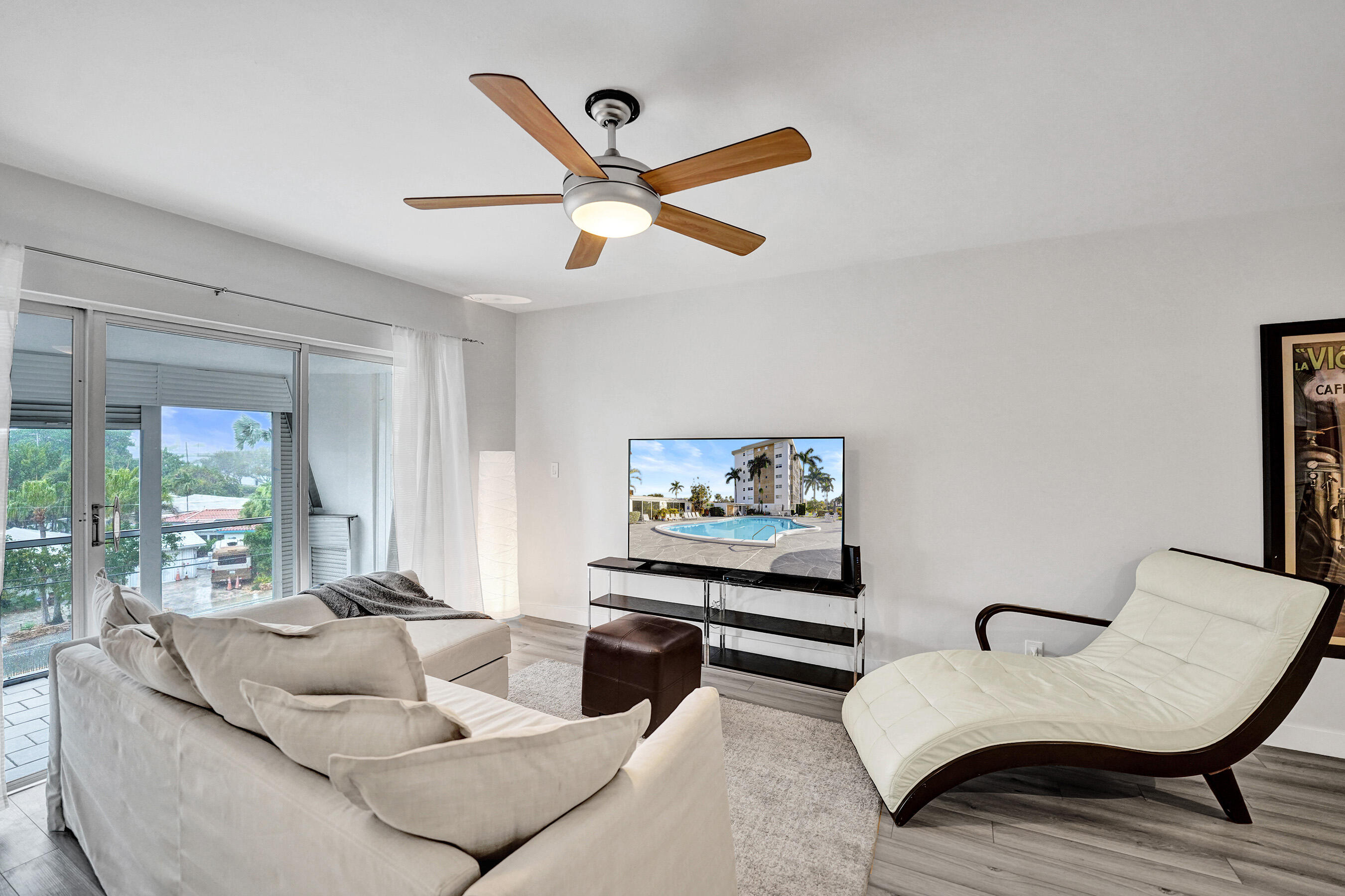 RIVER SHORES CONDO - Residential