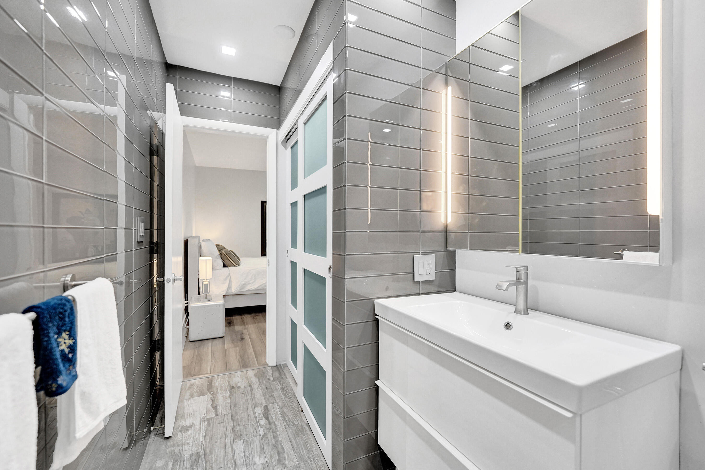 RIVER SHORES CONDO - Residential