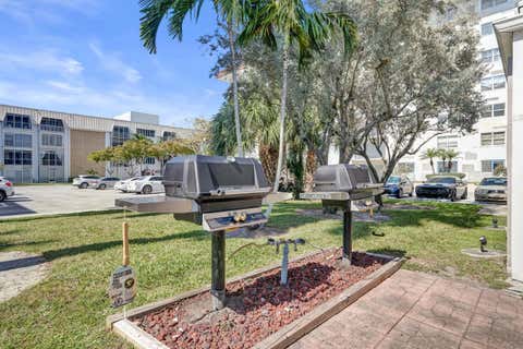 Tiny photo for 3040 NE 16th Avenue #A405, Oakland Park, FL 33334 (MLS # B26003577)