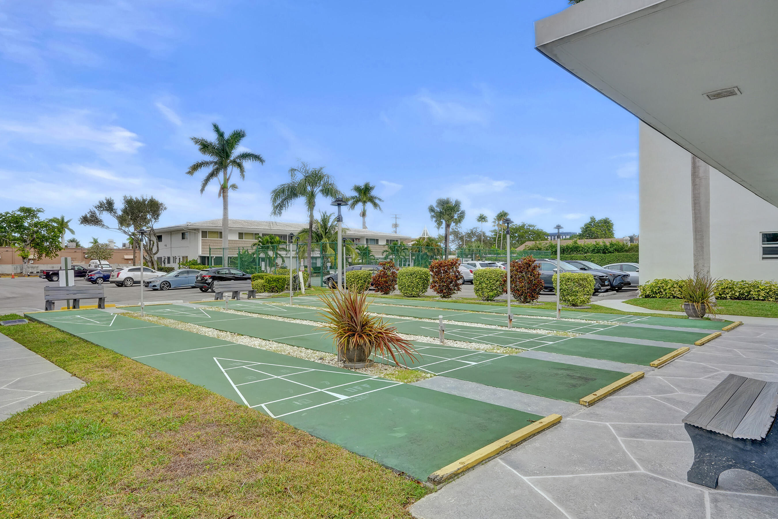 RIVER SHORES CONDO - Residential