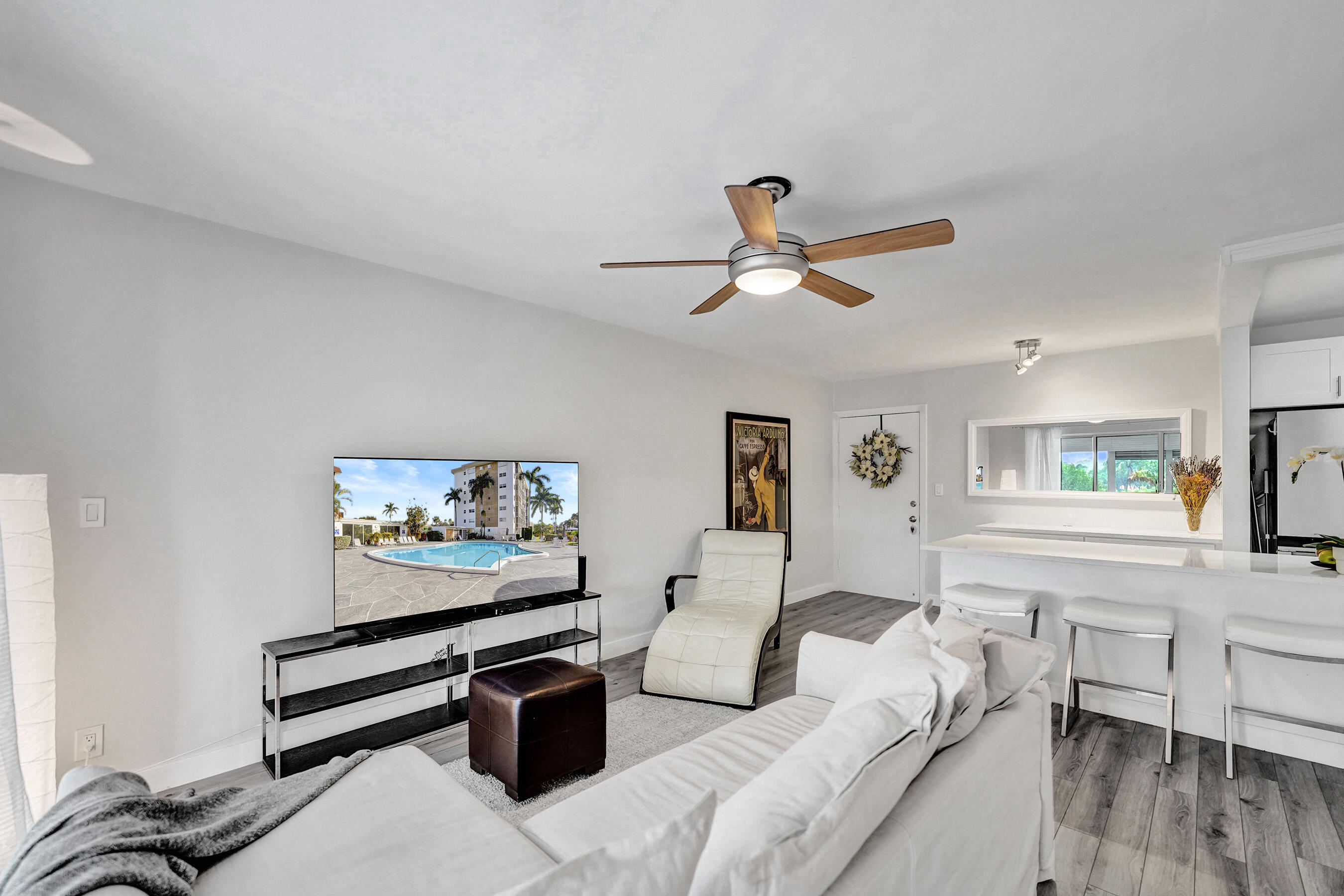 RIVER SHORES CONDO - Residential