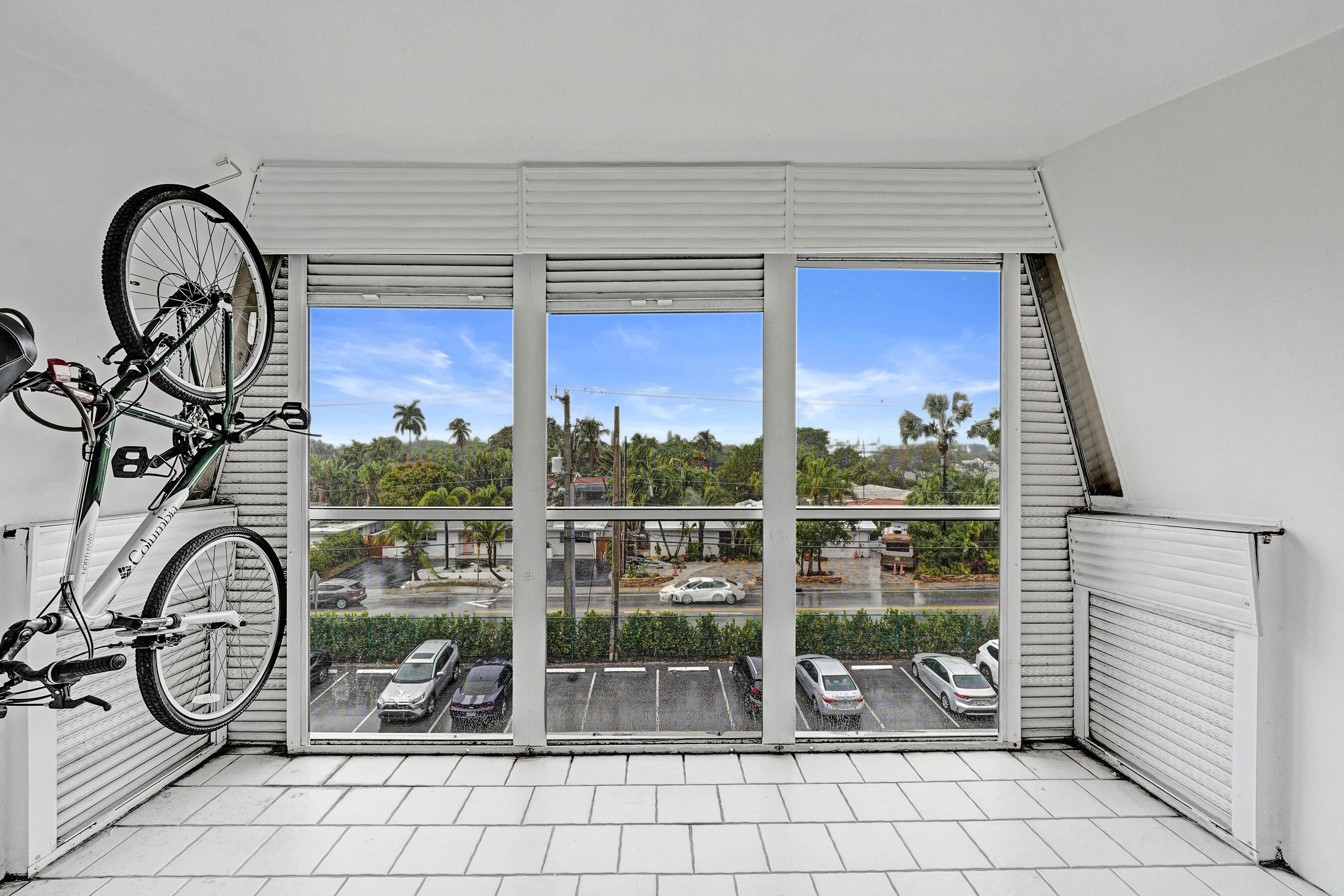 RIVER SHORES CONDO - Residential