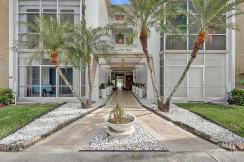 Tiny photo for 3040 NE 16th Avenue #A405, Oakland Park, FL 33334 (MLS # B26003577)