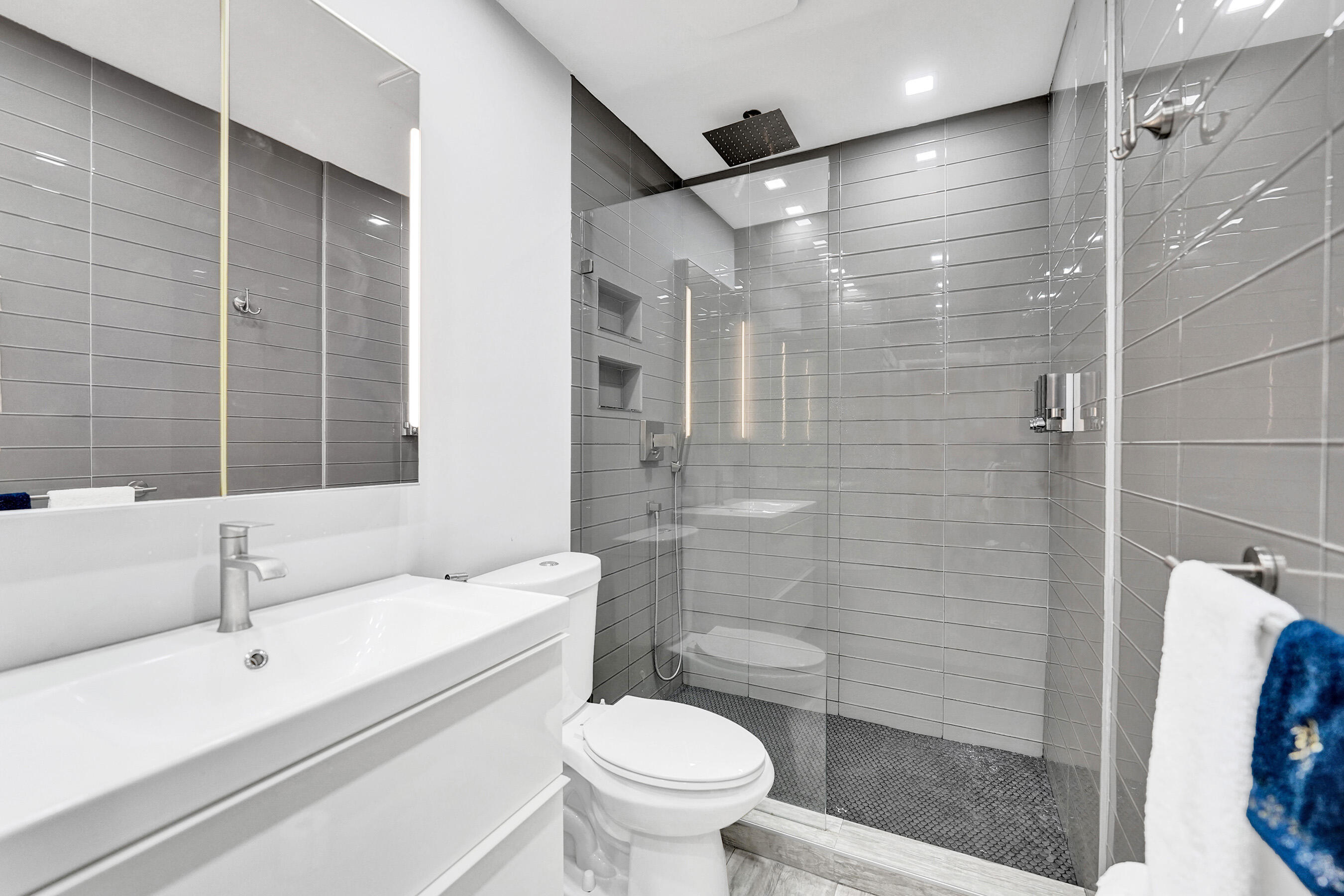 RIVER SHORES CONDO - Residential