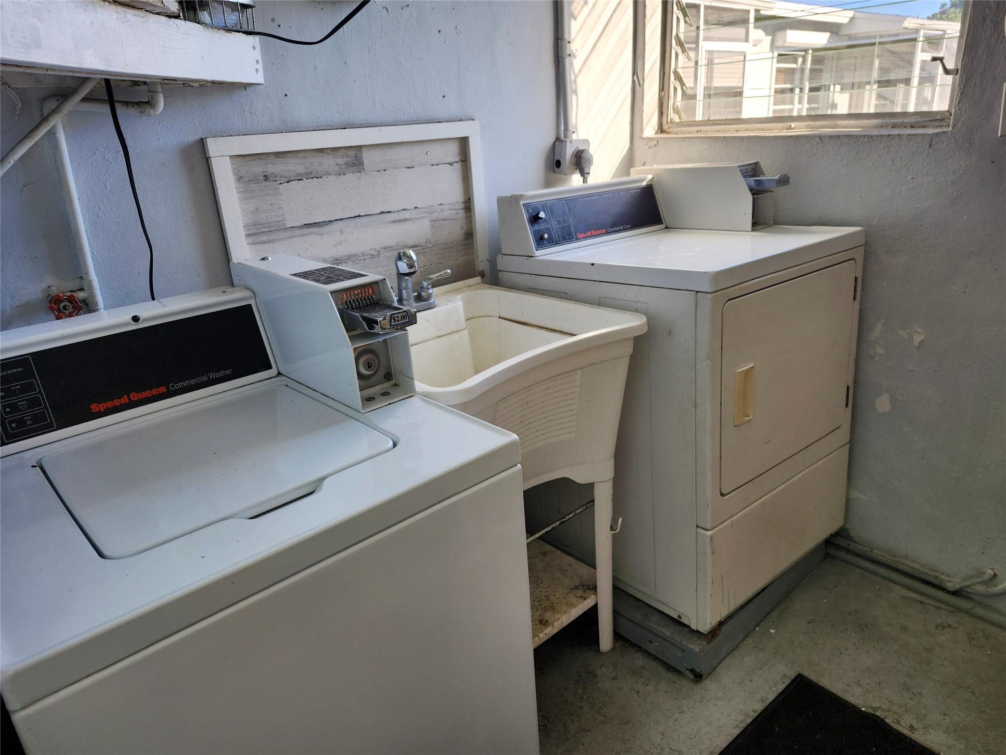 LINCOLN GARDENS - Residential Lease