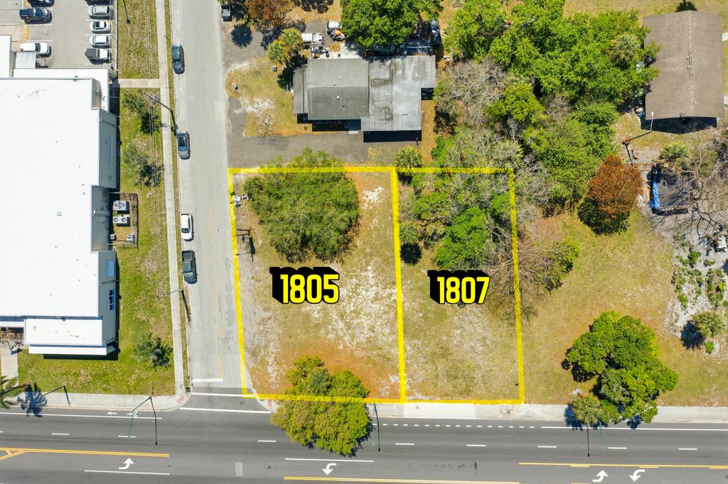 Photo of 1805 Orange Avenue, Fort Pierce, FL 34950 (MLS # B26009597)