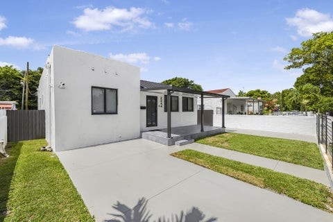 Tiny photo for 2244 SW 10TH Street, Miami, FL 33135 (MLS # B26090510)