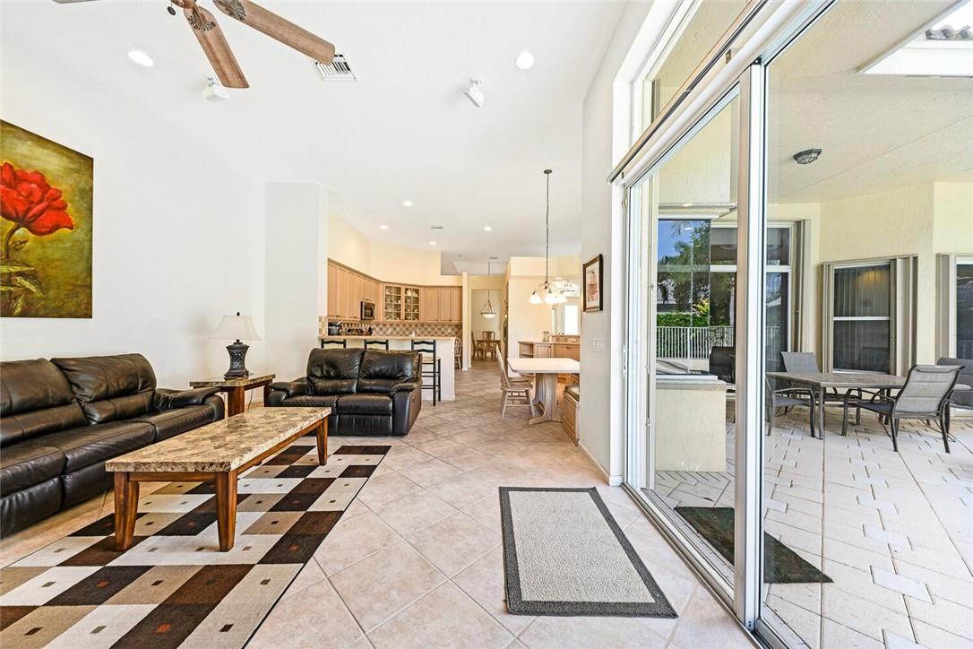 Fox Ridge 157-8 B - Residential
