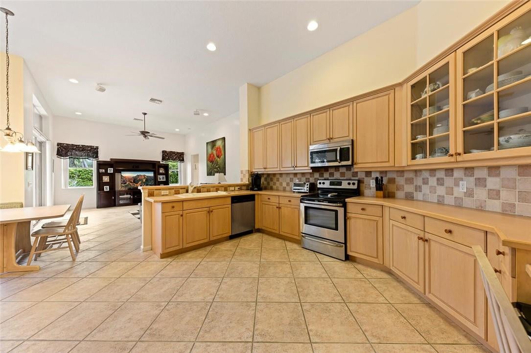 Fox Ridge 157-8 B - Residential