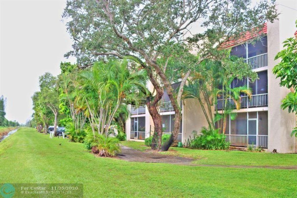 Photo of 634 NW 13th Street #11, Boca Raton, FL 33486 (MLS # R11103875)
