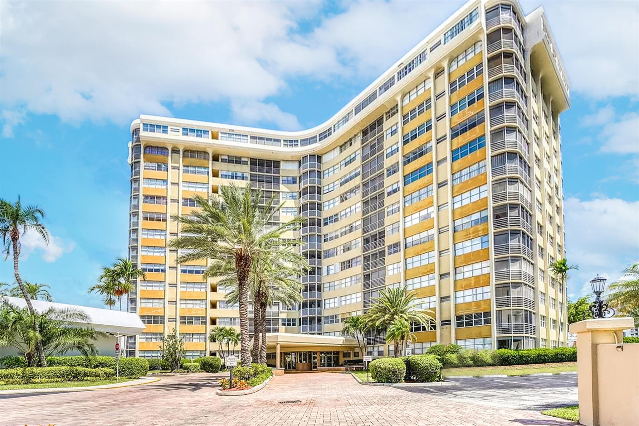 LakePoint Towers - Residential
