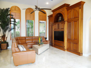 ROYAL PALM YACHT & COUNTRY CLUB - Residential