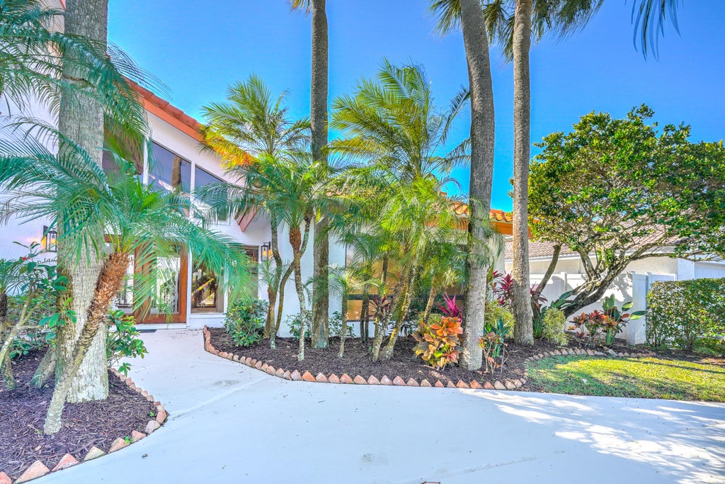 Photo of 5730 Vista Linda Lane, Boca Raton, FL 33433 (MLS # B26038455)