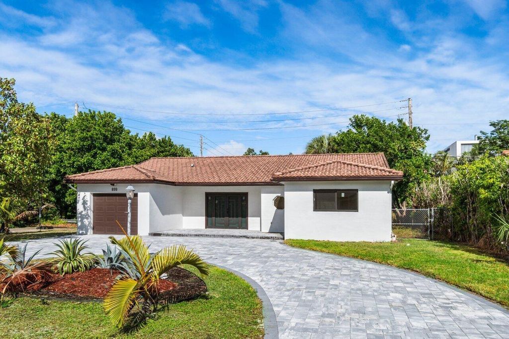 Photo of 899 NW 7th Street, Boca Raton, FL 33486 (MLS # R11046111)