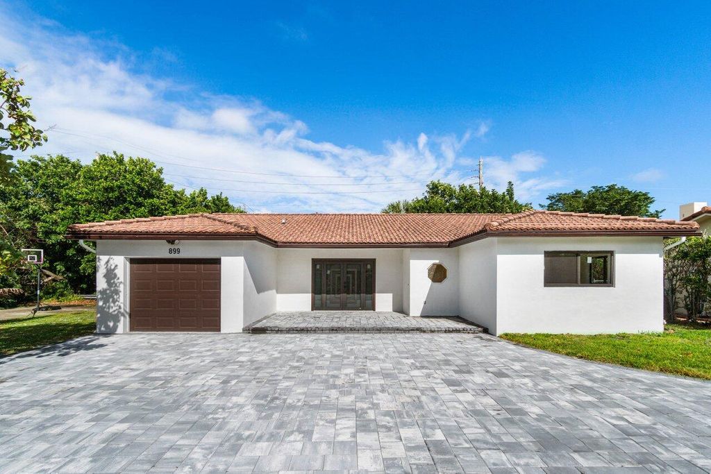 Photo of 899 NW 7th Street, Boca Raton, FL 33486 (MLS # R11046111)