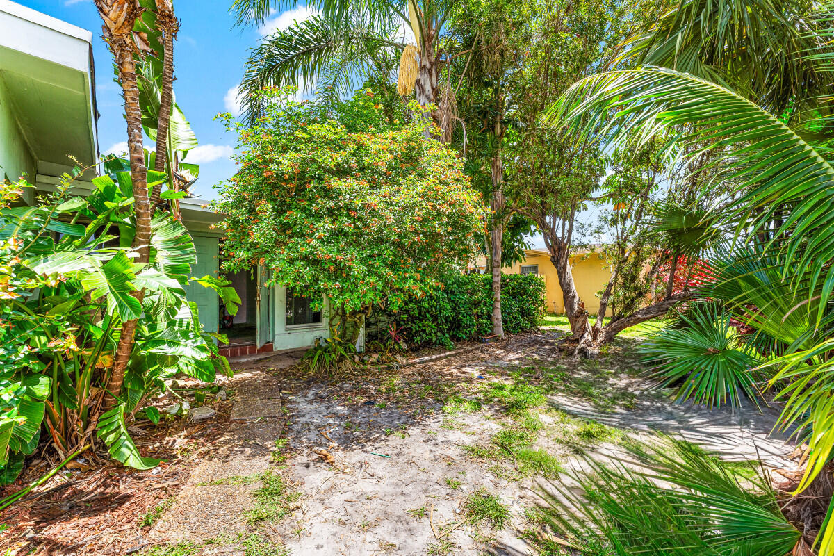 8961 Sunset Strip