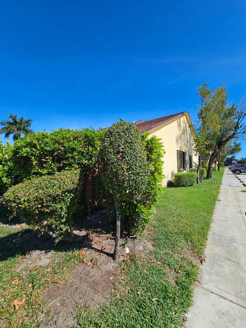 Property photo of 491 Springdale Circle, Palm Springs, FL 33461