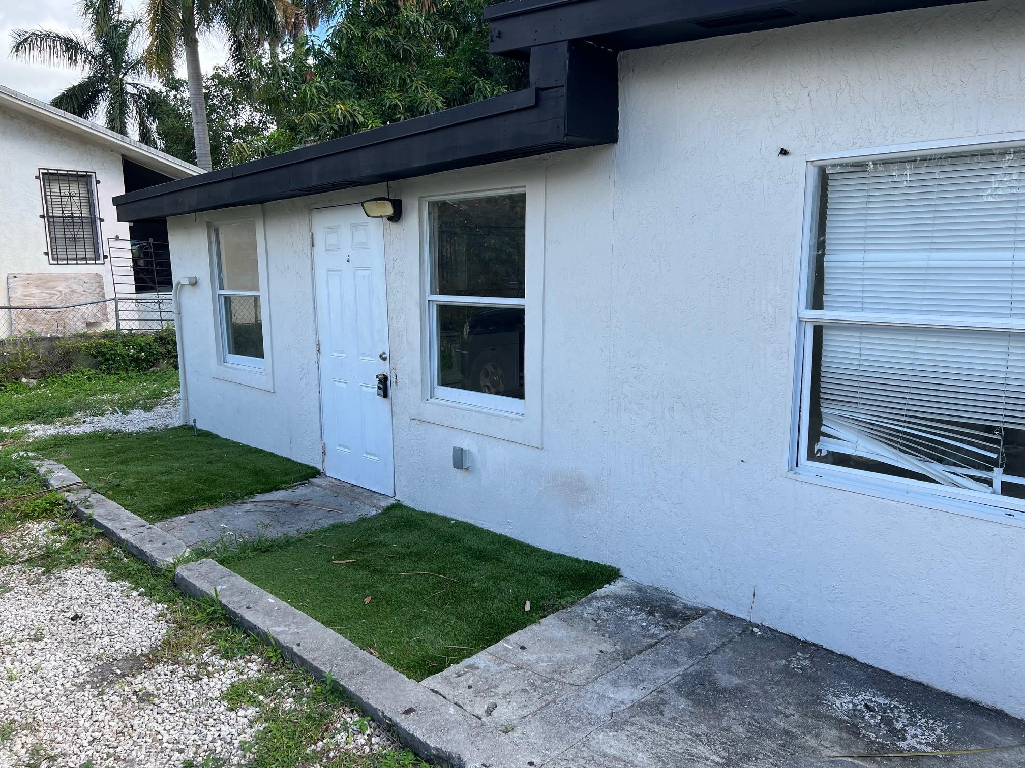 2-bedroom, 1-bathroom home located on a lot shared with one other residence. This unit features tile floors throughout, a functional layout, and a bright living space. Conveniently located in a quiet area with easy access to local shops, dining, and major roads. Ready to move in