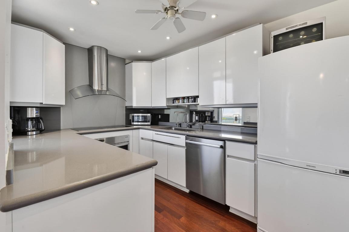 TWENTY TWO NINETY FIVE SOUTH OCEAN BLVD CORP 2295 - Residential