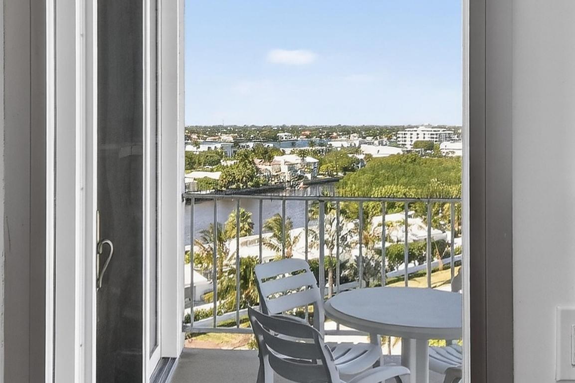 TWENTY TWO NINETY FIVE SOUTH OCEAN BLVD CORP 2295 - Residential