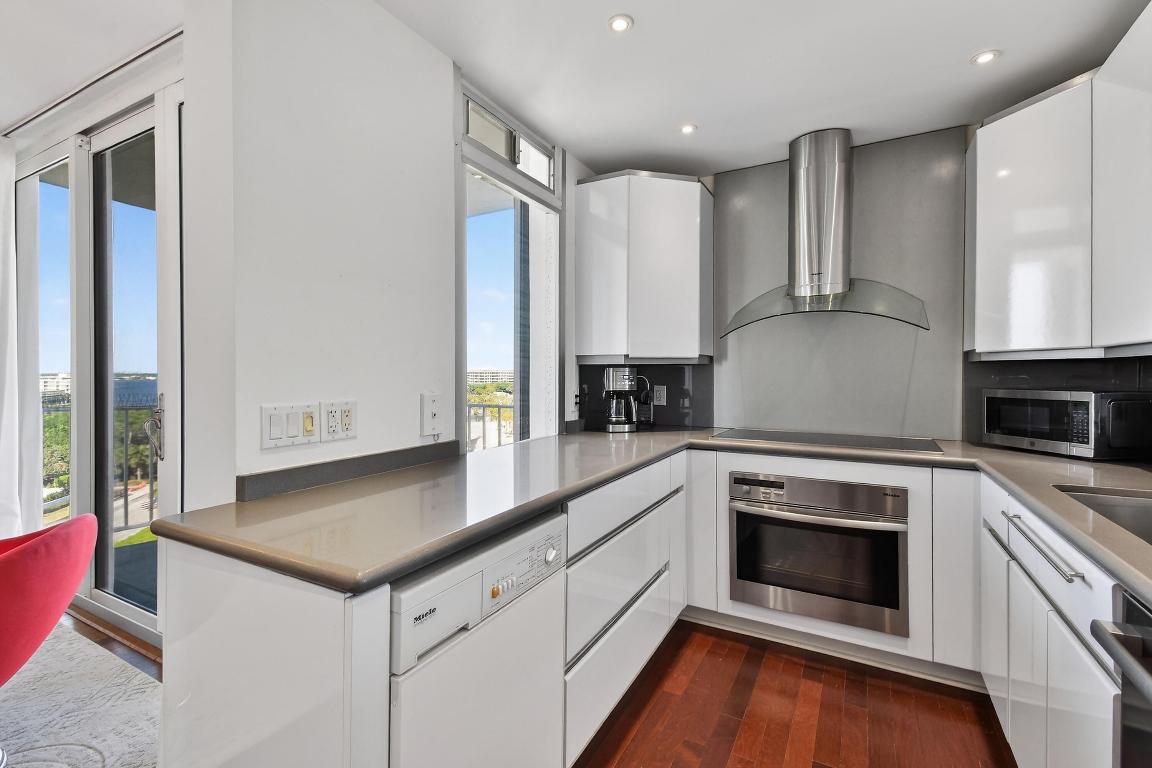 TWENTY TWO NINETY FIVE SOUTH OCEAN BLVD CORP 2295 - Residential