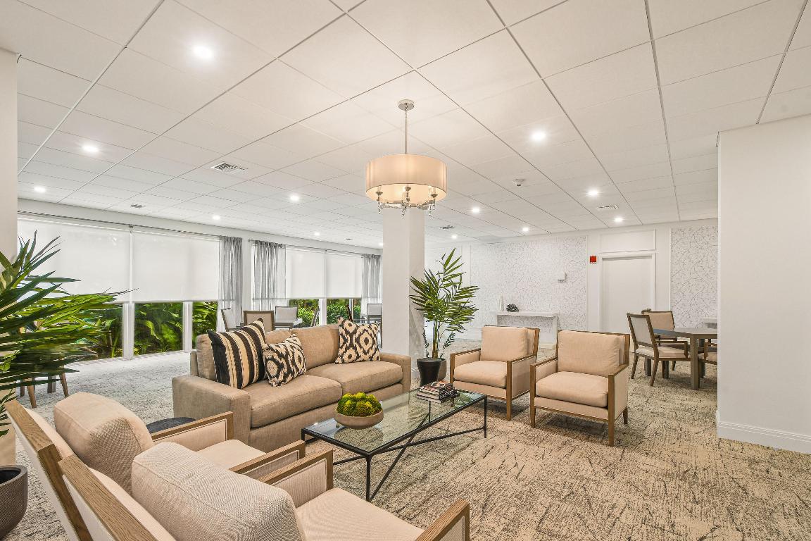 TWENTY TWO NINETY FIVE SOUTH OCEAN BLVD CORP 2295 - Residential